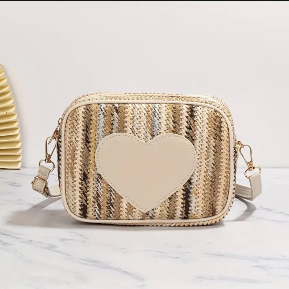 ⭐️Stylish Cream and Tan Heart Accent Women's Bag